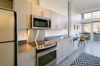 Stainless Steel Appliances at 19th & Mercer, Washington, 98112
